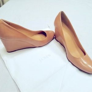 J. Crew Wedge Pump Heels Shoes Patent Apricot Nude EUC Classic Neutral 8.5